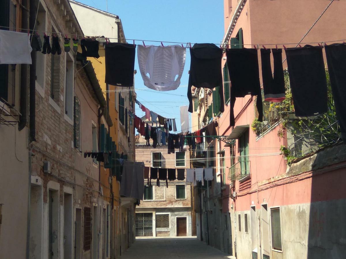 Susy Biennale Apartment - Canal View And Garden ヴェネツィア エクステリア 写真