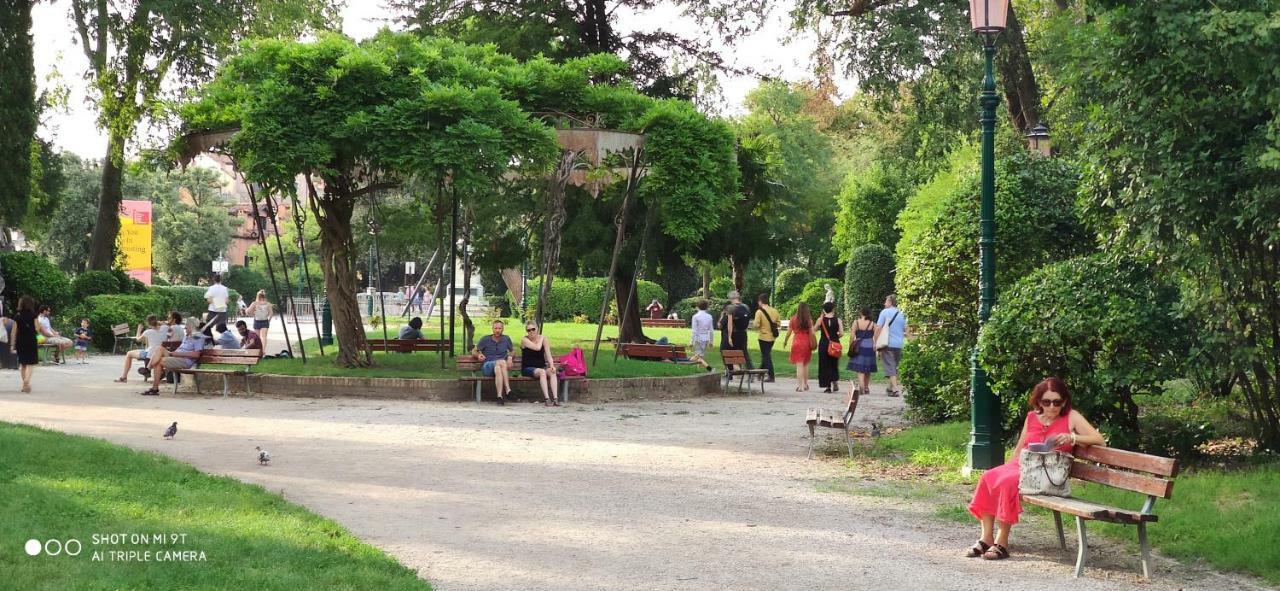 Susy Biennale Apartment - Canal View And Garden ヴェネツィア エクステリア 写真