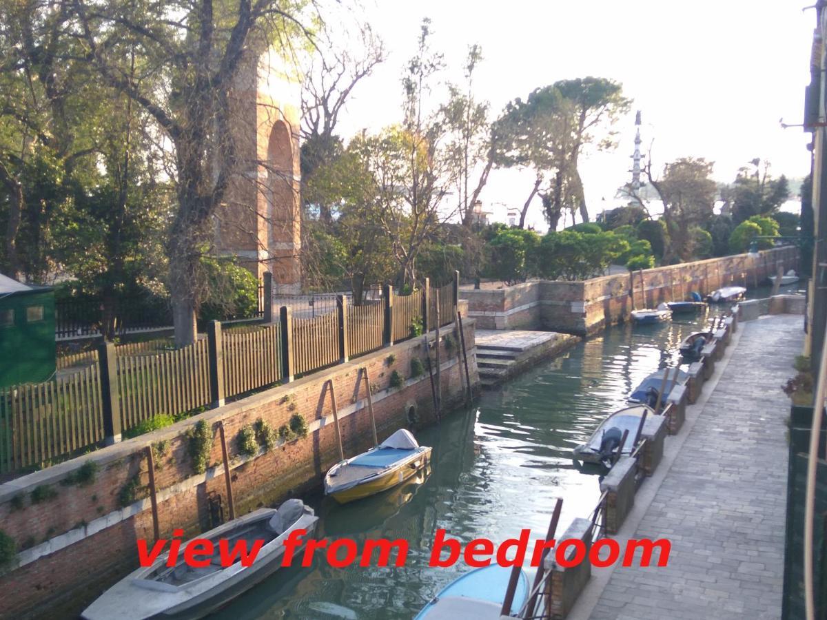 Susy Biennale Apartment - Canal View And Garden ヴェネツィア エクステリア 写真